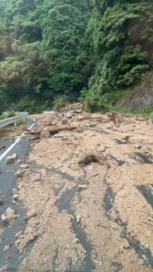 登山口までの道路の被災を確認しましょう