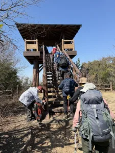 人気の里山を歩く：西尾茶臼山（亀の会）